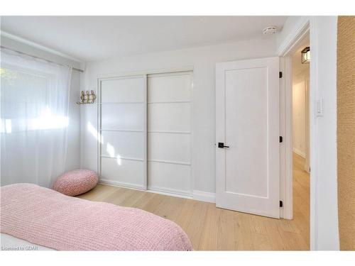 119 Charlotte Place, Kitchener, ON - Indoor Photo Showing Bedroom