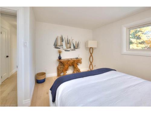 119 Charlotte Place, Kitchener, ON - Indoor Photo Showing Bedroom