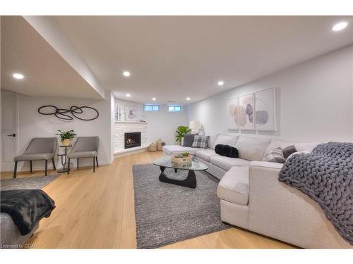 119 Charlotte Place, Kitchener, ON - Indoor Photo Showing Living Room