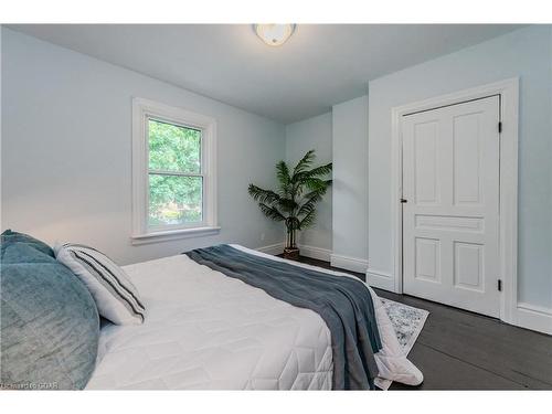 108 Harris Street, Guelph, ON - Indoor Photo Showing Bedroom