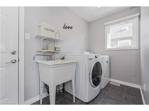 66 Healey Street, Elora, ON - Indoor Photo Showing Laundry Room