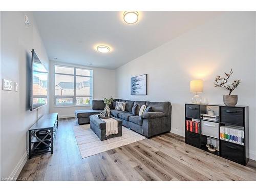 102-399 Queen Street S, Kitchener, ON - Indoor Photo Showing Living Room