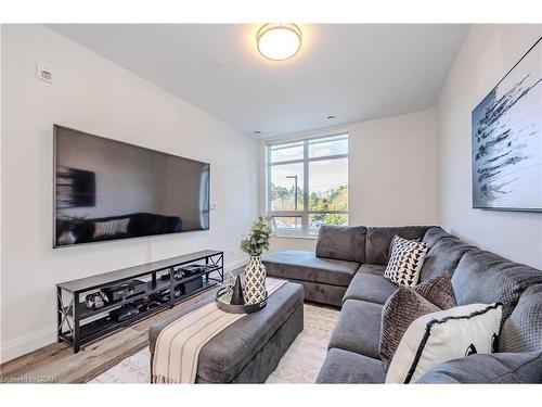 102-399 Queen Street S, Kitchener, ON - Indoor Photo Showing Living Room