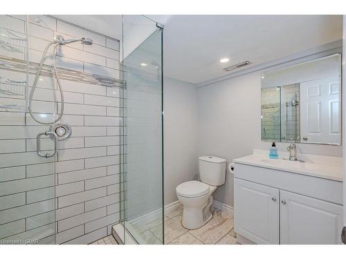 312 Stevenson Street N, Guelph, ON - Indoor Photo Showing Bathroom