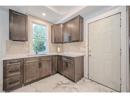 324 Edinburgh Road S, Guelph, ON - Indoor Photo Showing Kitchen