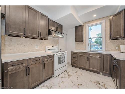 324 Edinburgh Road S, Guelph, ON - Indoor Photo Showing Kitchen