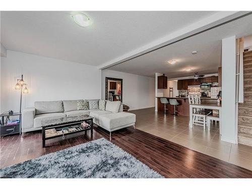 100 Mussen Street, Guelph, ON - Indoor Photo Showing Living Room