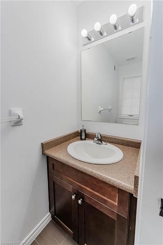 100 Mussen Street, Guelph, ON - Indoor Photo Showing Bathroom