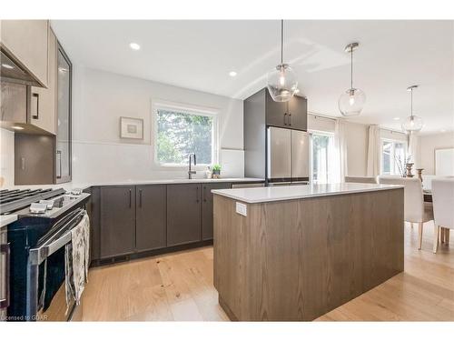 24 Bridlewood Drive, Guelph, ON - Indoor Photo Showing Kitchen With Upgraded Kitchen