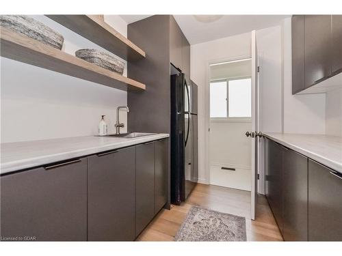 24 Bridlewood Drive, Guelph, ON - Indoor Photo Showing Kitchen