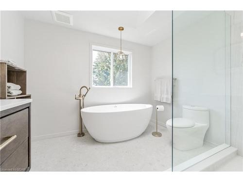 24 Bridlewood Drive, Guelph, ON - Indoor Photo Showing Bathroom