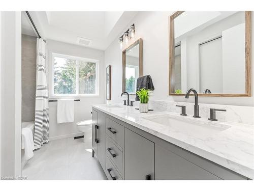 24 Bridlewood Drive, Guelph, ON - Indoor Photo Showing Bathroom