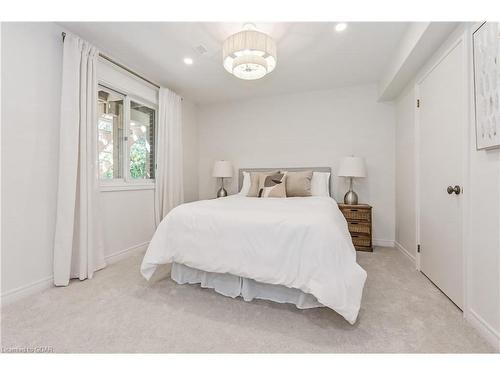 24 Bridlewood Drive, Guelph, ON - Indoor Photo Showing Bedroom