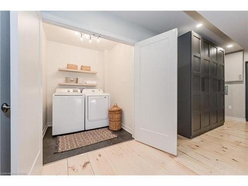 24 Bridlewood Drive, Guelph, ON - Indoor Photo Showing Laundry Room