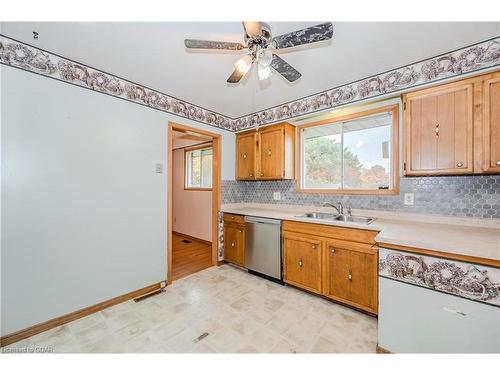 118 Applewood Crescent, Guelph, ON - Indoor Photo Showing Kitchen With Double Sink