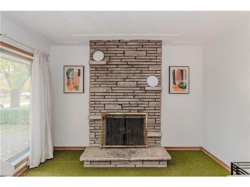 10 Pine Drive, Guelph, ON - Indoor Photo Showing Living Room With Fireplace