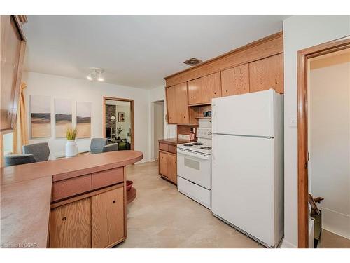 10 Pine Drive, Guelph, ON - Indoor Photo Showing Kitchen