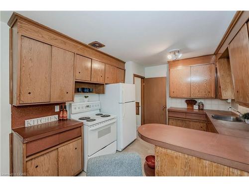 10 Pine Drive, Guelph, ON - Indoor Photo Showing Kitchen