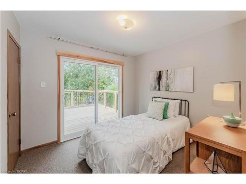 10 Pine Drive, Guelph, ON - Indoor Photo Showing Bedroom