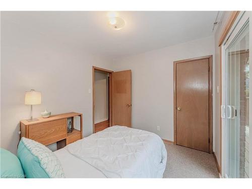 10 Pine Drive, Guelph, ON - Indoor Photo Showing Bedroom