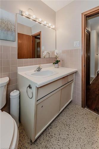 10 Pine Drive, Guelph, ON - Indoor Photo Showing Bathroom