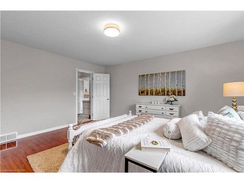 5819 Wellington Cty Rd 7, Rr.5 Road, Guelph, ON - Indoor Photo Showing Bedroom