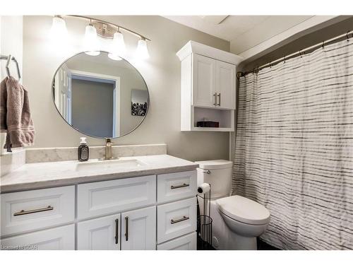 5 Davison Drive, Guelph, ON - Indoor Photo Showing Bathroom