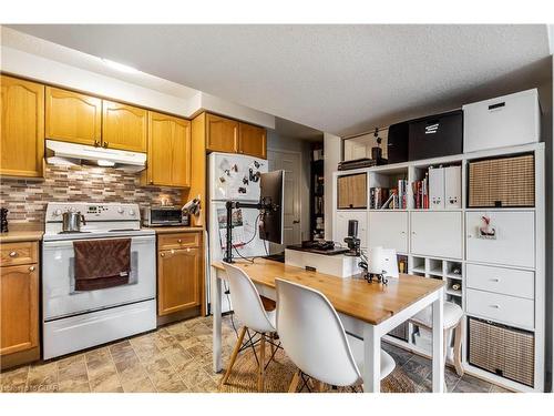 5 Davison Drive, Guelph, ON - Indoor Photo Showing Kitchen