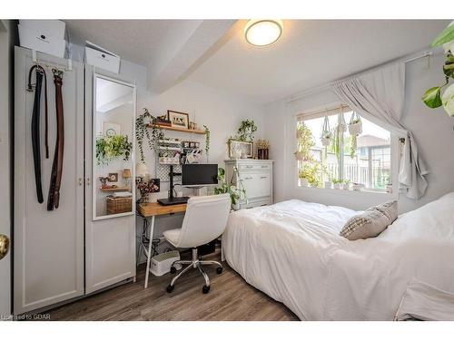 5 Davison Drive, Guelph, ON - Indoor Photo Showing Bedroom