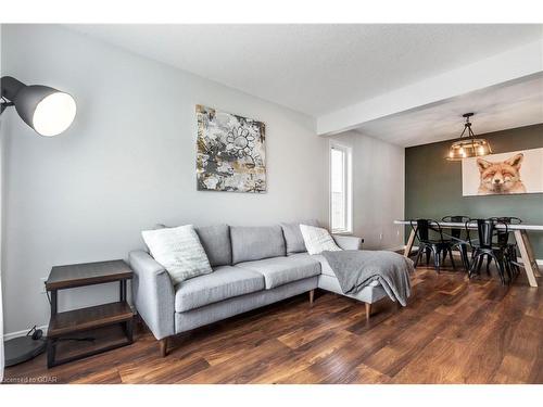 5 Davison Drive, Guelph, ON - Indoor Photo Showing Living Room