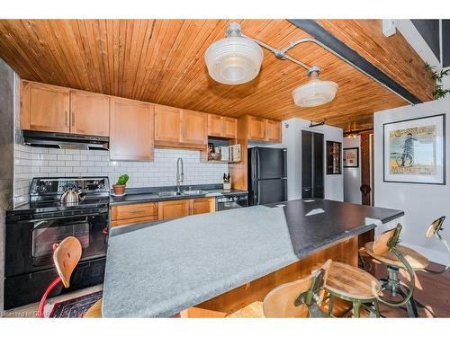 302-26 Ontario Street, Guelph, ON - Indoor Photo Showing Kitchen