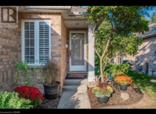 8-1550 Gordon Street, Guelph, ON - Outdoor