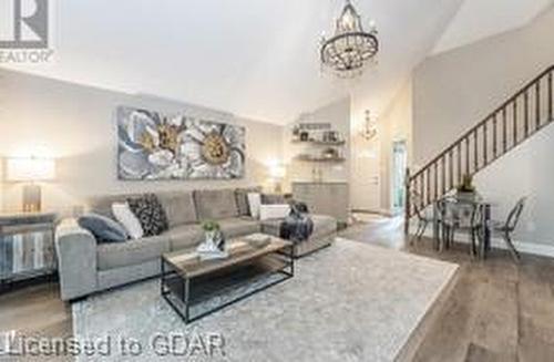 8-1550 Gordon Street, Guelph, ON - Indoor Photo Showing Living Room