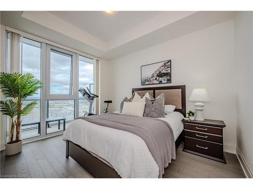 Ph114-9000 Jane Street, Concord, ON - Indoor Photo Showing Bedroom