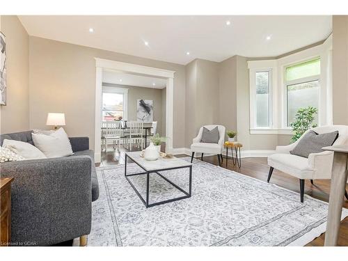 274 Alma Street, Rockwood, ON - Indoor Photo Showing Living Room