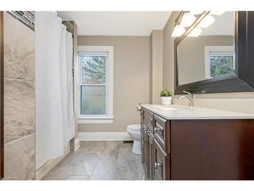 274 Alma Street, Rockwood, ON - Indoor Photo Showing Bathroom