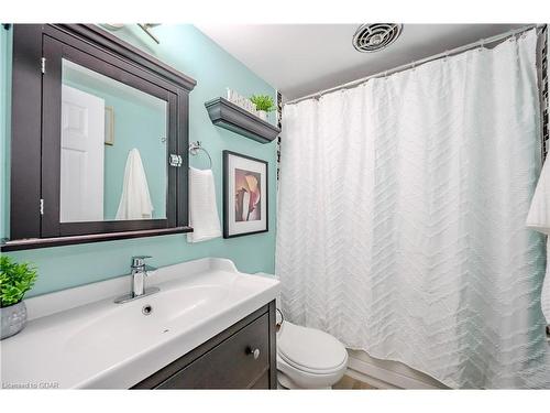 511-105 Conroy Crescent, Guelph, ON - Indoor Photo Showing Bathroom