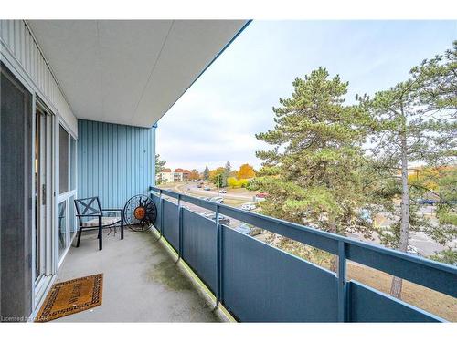 511-105 Conroy Crescent, Guelph, ON - Outdoor With Balcony With Exterior