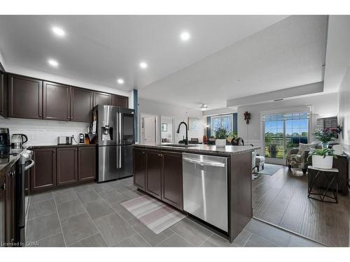 423-1440 Gordon Street, Guelph, ON - Indoor Photo Showing Kitchen