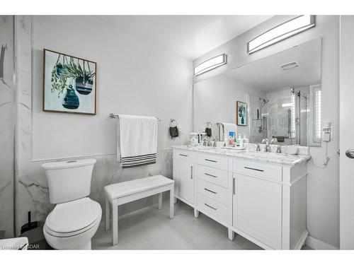 423-1440 Gordon Street, Guelph, ON - Indoor Photo Showing Bathroom