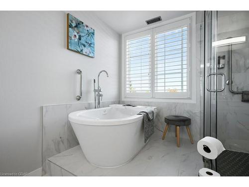 423-1440 Gordon Street, Guelph, ON - Indoor Photo Showing Bathroom