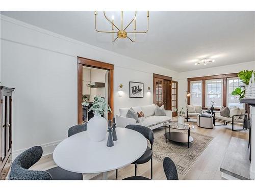 7 Meadowview Avenue, Guelph, ON - Indoor Photo Showing Living Room