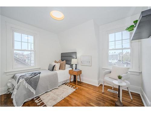 7 Meadowview Avenue, Guelph, ON - Indoor Photo Showing Bedroom