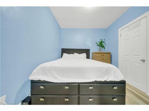 42 Mccormick Street, Welland, ON - Indoor Photo Showing Bedroom