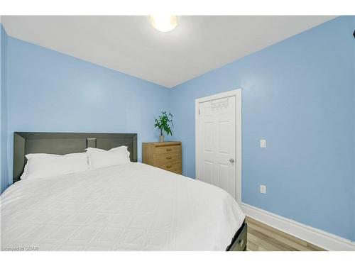 42 Mccormick Street, Welland, ON - Indoor Photo Showing Bedroom