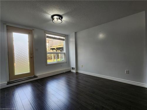 17 Boulder Crescent, Guelph, ON - Indoor Photo Showing Other Room