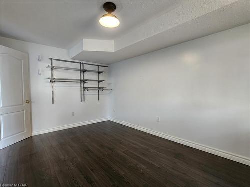 17 Boulder Crescent, Guelph, ON - Indoor Photo Showing Other Room