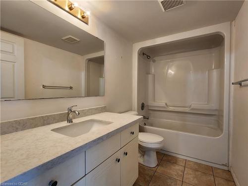 17 Boulder Crescent, Guelph, ON - Indoor Photo Showing Bathroom