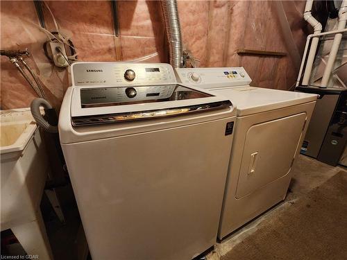 17 Boulder Crescent, Guelph, ON - Indoor Photo Showing Laundry Room