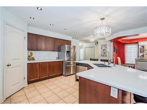 312 Colonial Drive, Guelph, ON - Indoor Photo Showing Kitchen With Double Sink